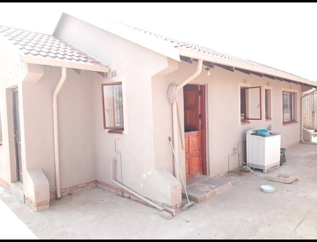 3 BEDROOM HOUSE FOR SALE IN MADIBA PARK